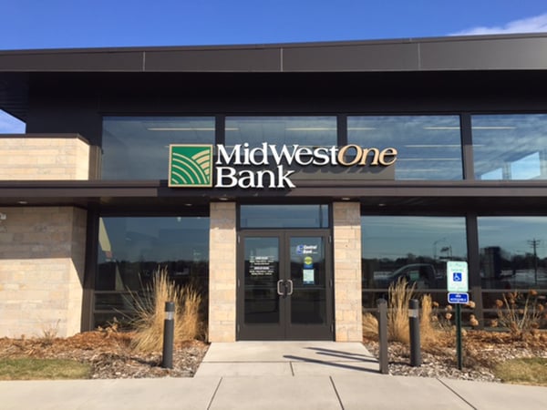 Financial - LED Letters - MidwestOne Bank 3