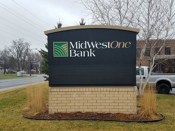 Financial - Monument Sign - MidwestOne Bank