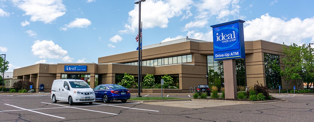 Financial - Wall and Pylon Sign - Ideal Credit Union North St Paul-6 1100x430