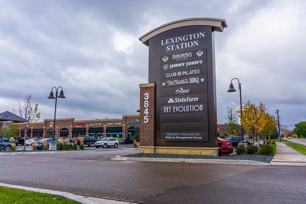 Retail - Large Monument - Lexington Station 1200